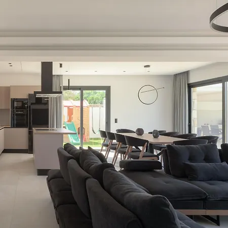 Villa Elia Villa, With Pool, Seaviews & Iconic Design, By Thinkvilla