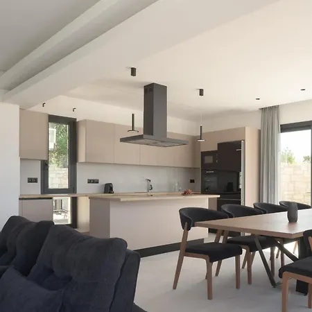 Elia Villa, With Pool, Seaviews & Iconic Design, By Thinkvilla * Asterion